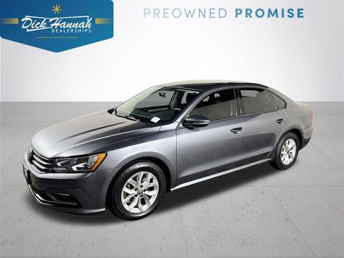 Used 2018 Volkswagen Passat 2.0T S FWD image 1