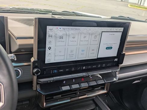 Certified 2025 GMC Hummer EV 3X AWD/4WD image 20