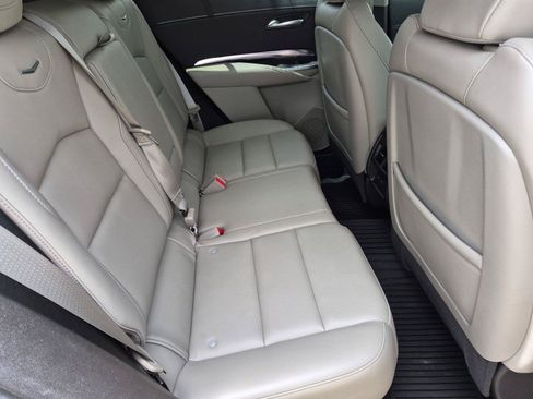 Used 2023 Cadillac XT4 Luxury w/ Cold Weather Package FWD image 26