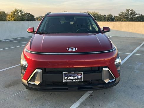 Certified 2025 Hyundai Kona SEL image 7