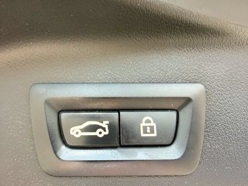 Used 2019 BMW X5 xDrive40i w/ Premium Package 2 AWD/4WD image 10