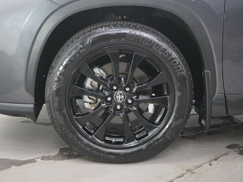 Used 2024 Toyota Highlander Limited AWD/4WD image 23