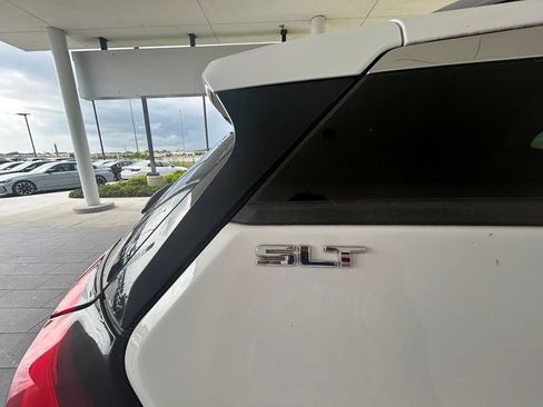 Used 2019 GMC Terrain SLT w/ Preferred Package FWD image 17