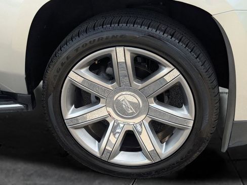 Used 2019 Cadillac Escalade Luxury image 11