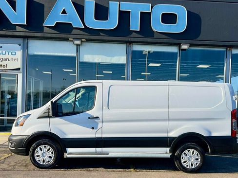 Used 2025 Ford Transit 250 Low Roof w/ Exterior Upgrade Package RWD image 22