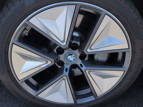 Used 2023 BMW i4 eDrive40 w/ Premium Package RWD image 13