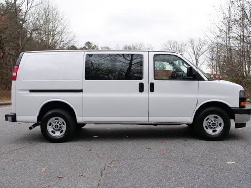 Used 2017 GMC Savana 2500 image 34