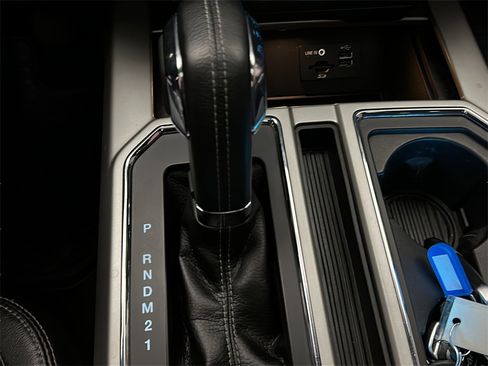 Used 2015 Ford F150 Lariat w/ Equipment Group 502A Luxury image 32