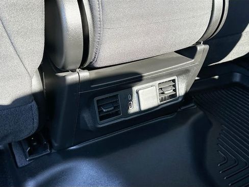 Used 2024 GMC Sierra 1500 Elevation image 24