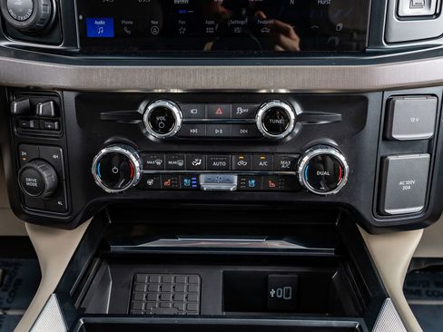 Used 2026 Ford F250 Platinum w/ Platinum Plus Package image 25