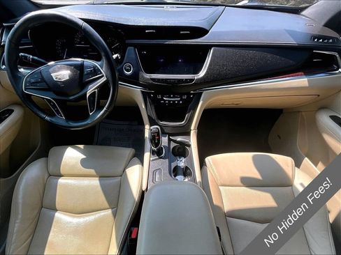 Used 2017 Cadillac XT5 Luxury w/ Driver Awareness Package FWD image 13