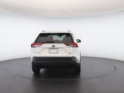 Used 2022 Toyota RAV4 XLE image 24