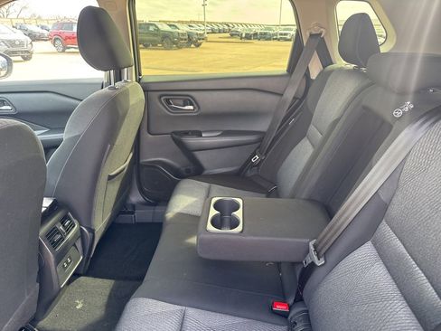 Certified 2025 Nissan Rogue SV image 38