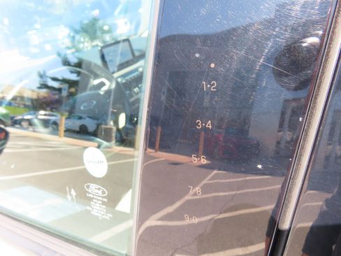 Used 2020 Ford Escape SE Sport image 10