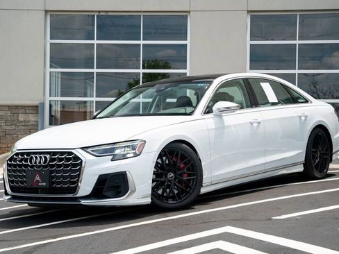 Used 2023 Audi S8 AWD/4WD image 2