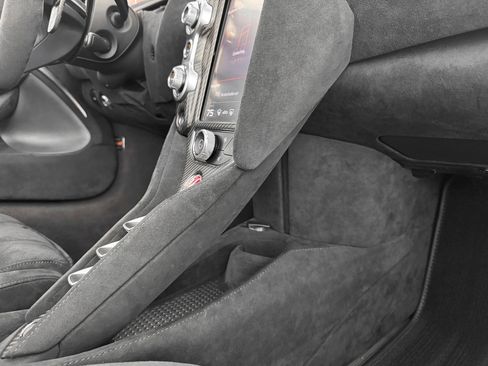 Used 2022 McLaren 765LT image 28