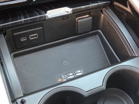 Used 2021 GMC Yukon Denali w/ Denali Premium Package image 18