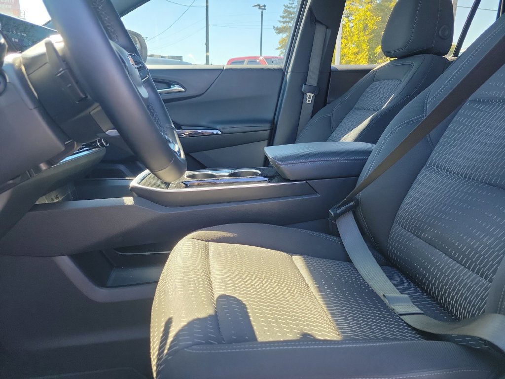 Used 2025 Chevrolet Equinox LT FWD image 25
