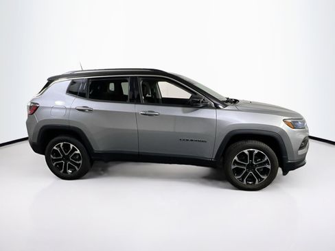 Used 2022 Jeep Compass Limited image 4