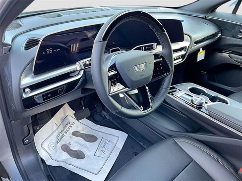 New 2026 Cadillac Lyriq Luxury image 8