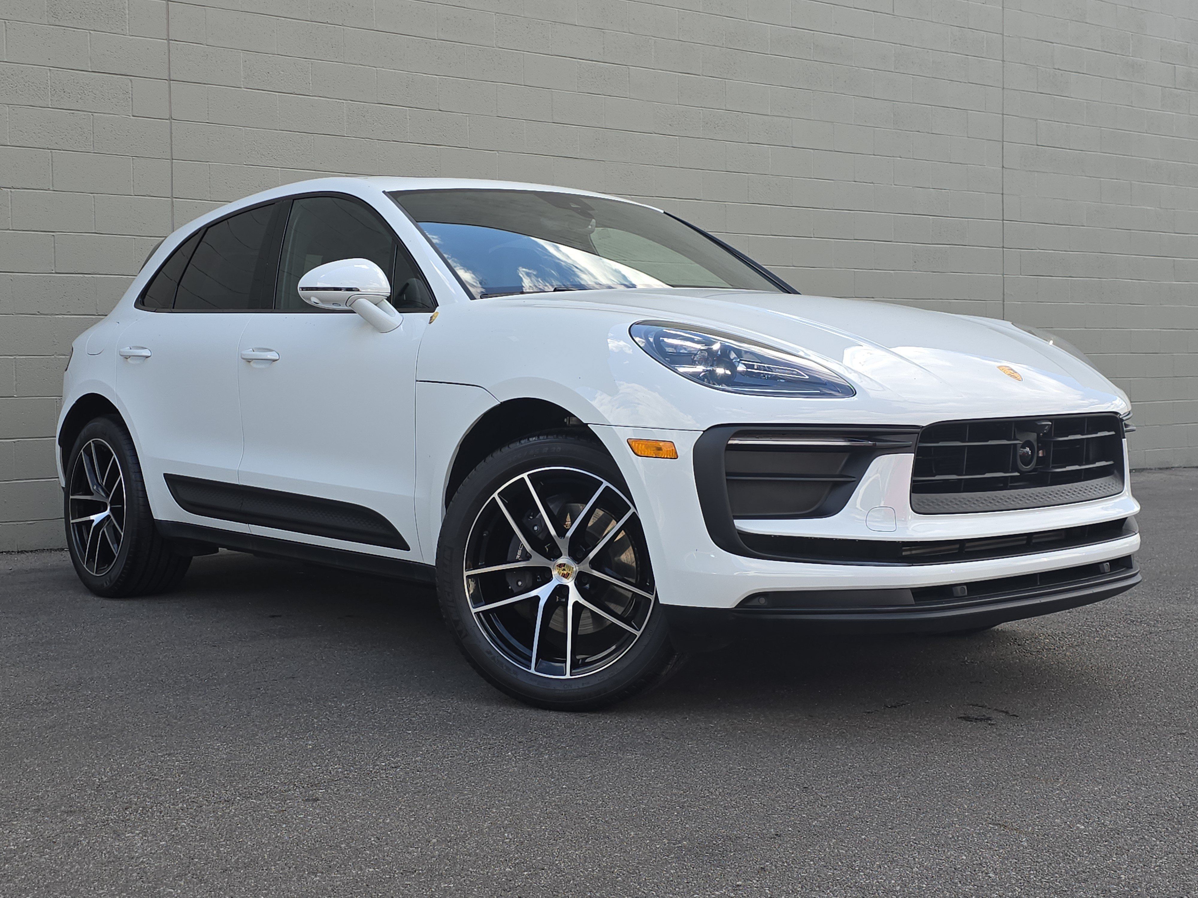 Used 2025 Porsche Macan AWD/4WD image 7
