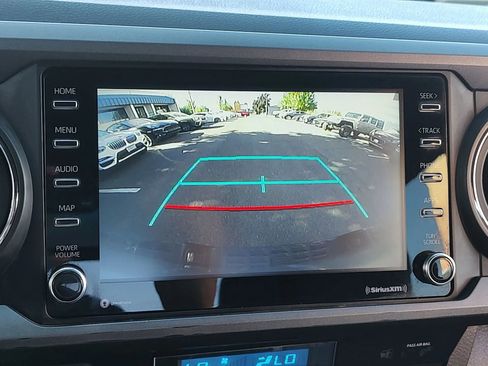 Used 2022 Toyota Tacoma TRD Off-Road image 22