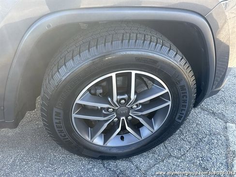 Used 2020 Jeep Grand Cherokee Limited image 15