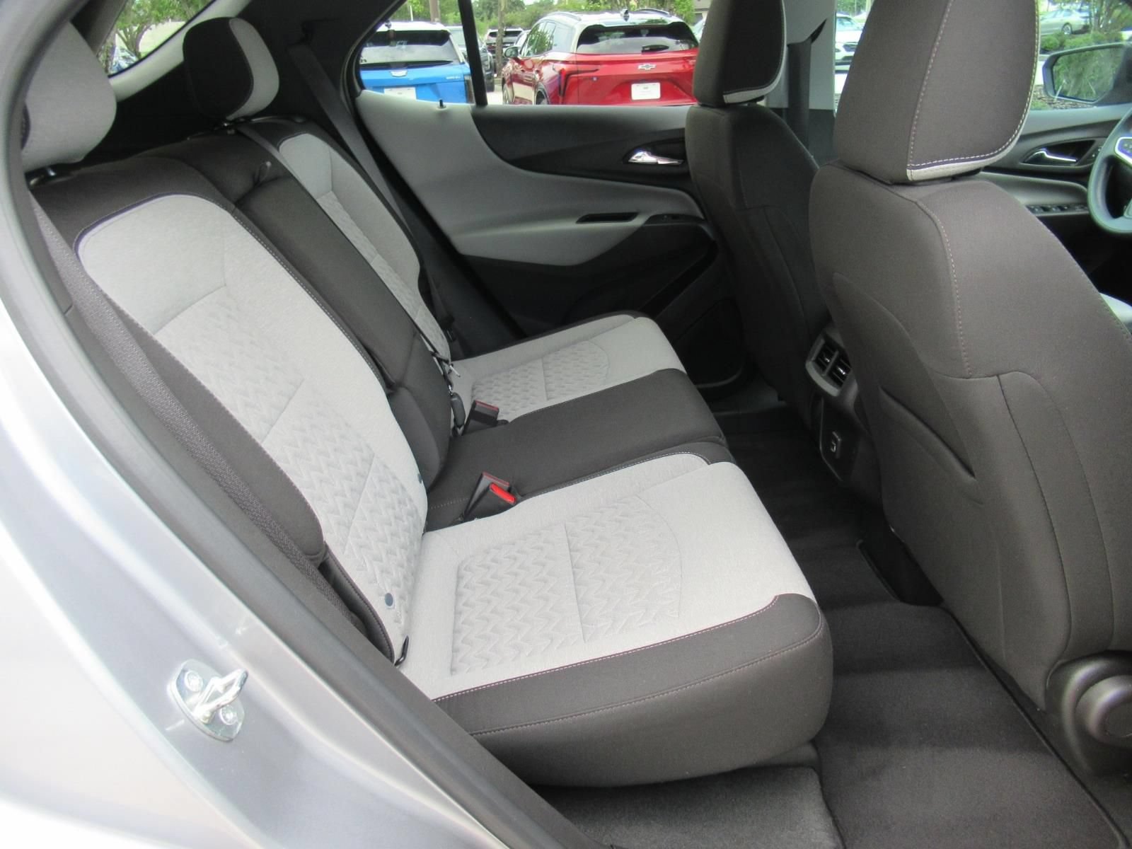 Used 2024 Chevrolet Equinox LS w/ LS Convenience Package FWD image 31