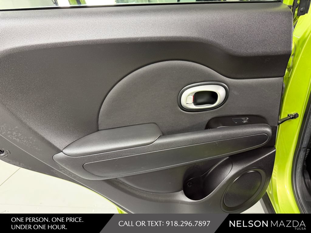 Used 2016 Kia Soul + FWD image 35