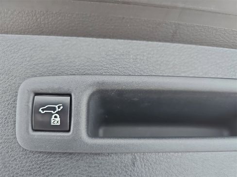 Used 2021 Toyota Sienna XLE image 14