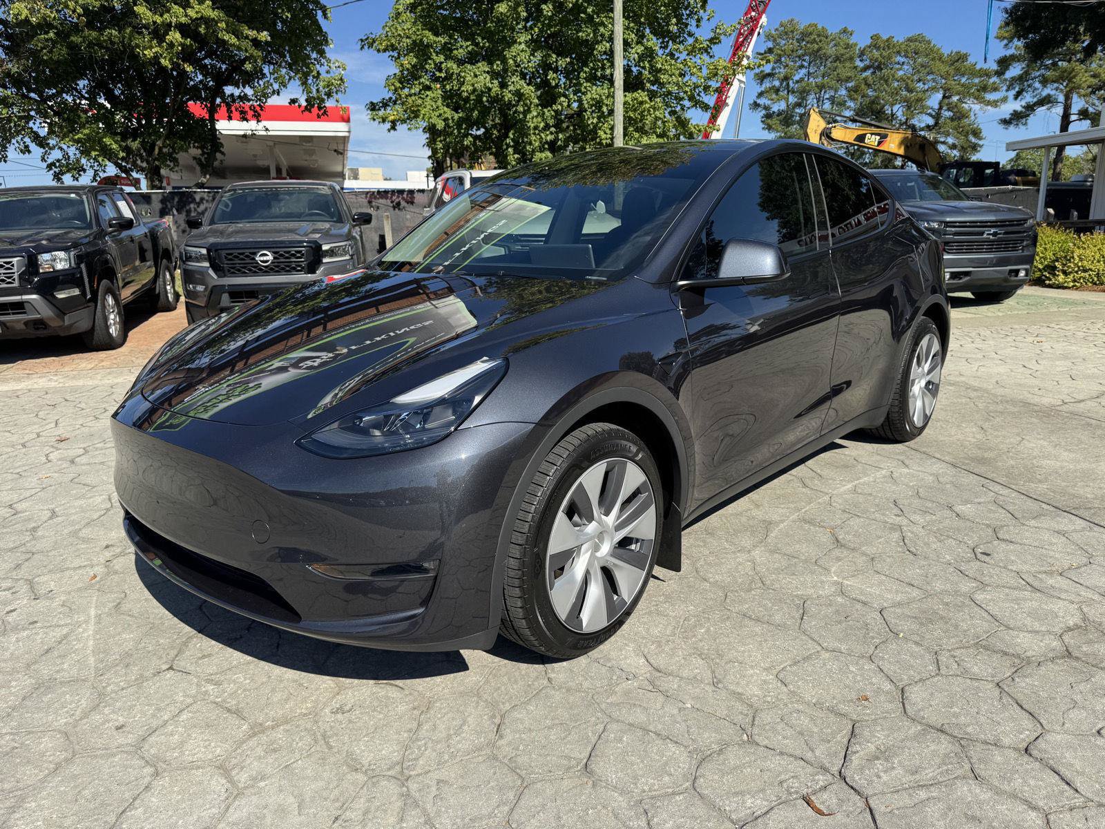 Used 2024 Tesla Model Y Long Range AWD/4WD image 9