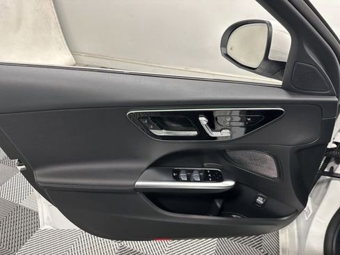 Used 2025 Mercedes-Benz C 300 4MATIC Sedan image 15