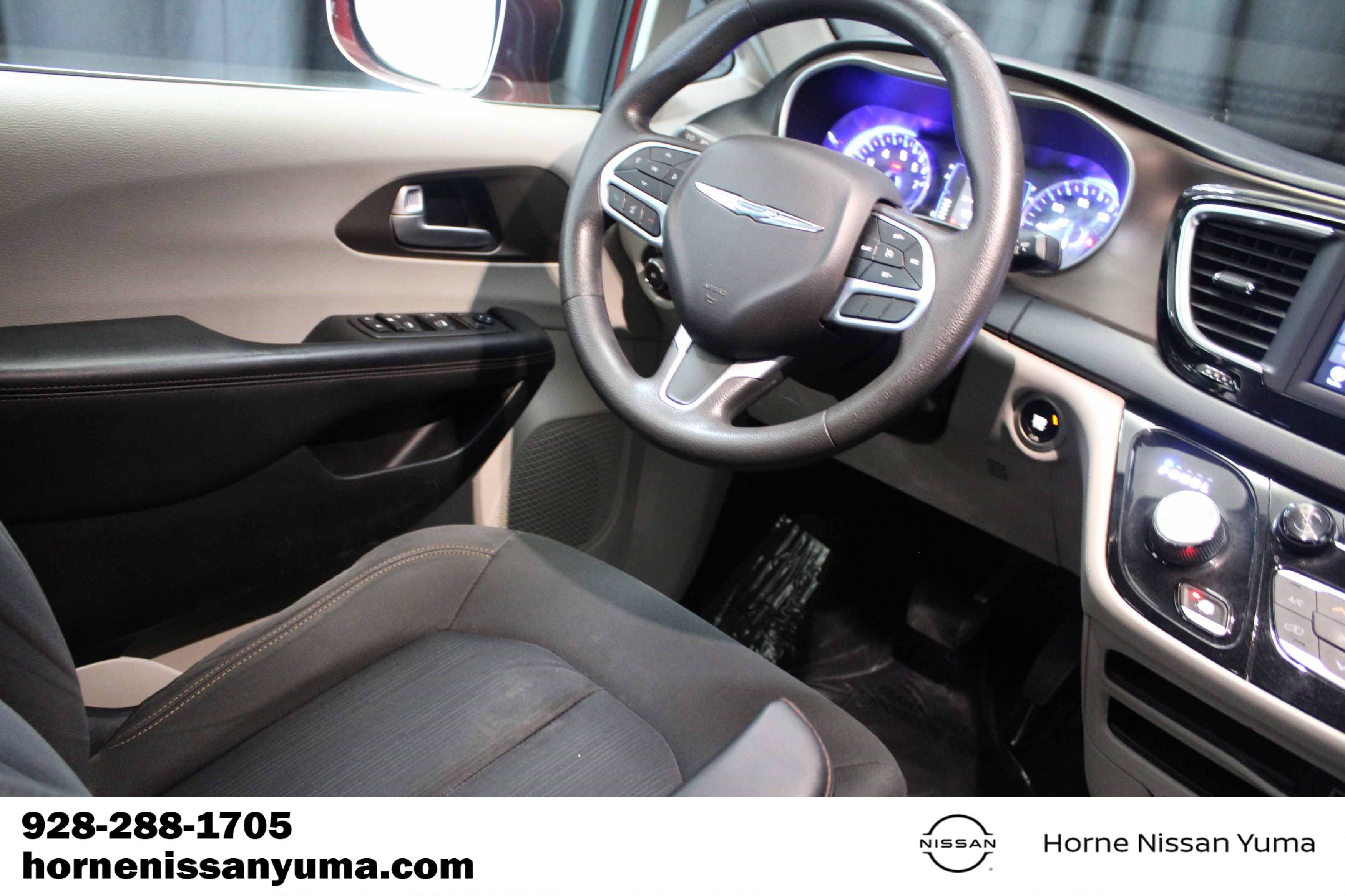 Used 2018 Chrysler Pacifica Touring Plus FWD image 9