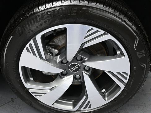 Used 2025 Audi Q6 e-tron Premium Plus w/ Premium Plus image 42