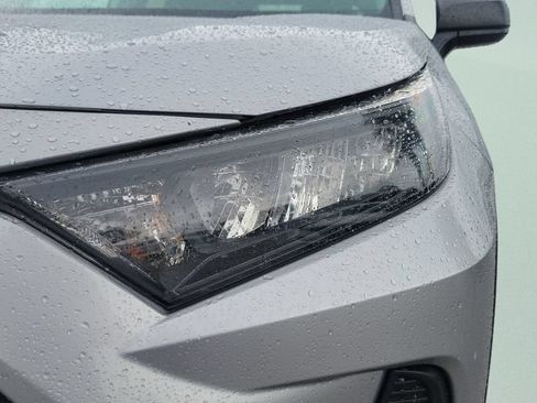 Used 2022 Toyota RAV4 LE AWD/4WD image 24