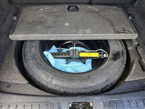 Used 2017 Land Rover Range Rover Evoque SE image 16