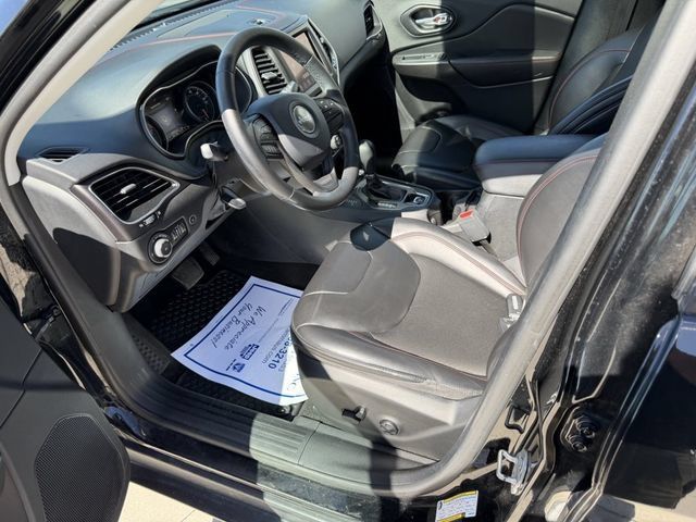 Used 2020 Jeep Cherokee Trailhawk w/ Comfort/Convenience Group AWD/4WD image 10