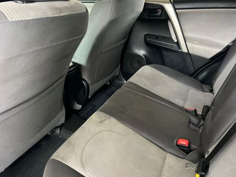 Used 2015 Toyota RAV4 LE image 4