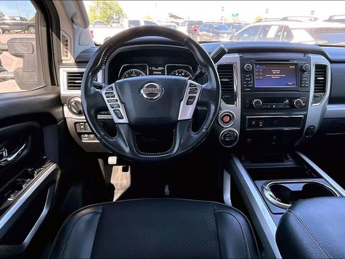 Used 2016 Nissan Titan SL AWD/4WD image 9