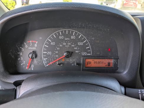 Used 2020 Nissan NV200 S image 24