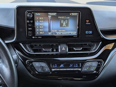 Used 2018 Toyota C-HR XLE image 31