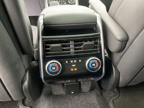 Used 2023 Land Rover Range Rover SE image 22