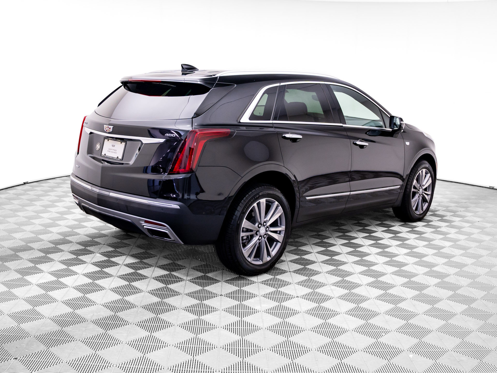 Used 2024 Cadillac XT5 Premium Luxury w/ Technology Package AWD/4WD image 6