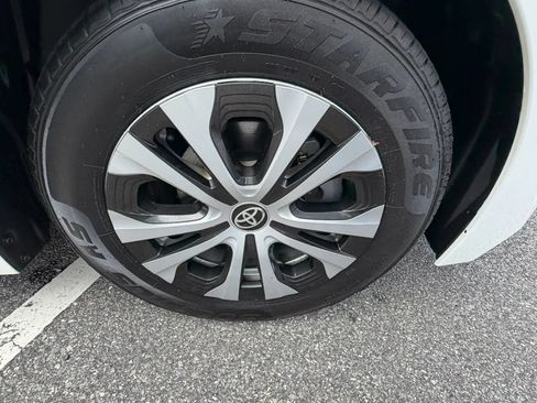 Used 2022 Toyota Corolla LE FWD image 27