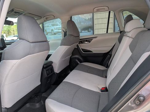 Used 2020 Toyota RAV4 XLE image 16