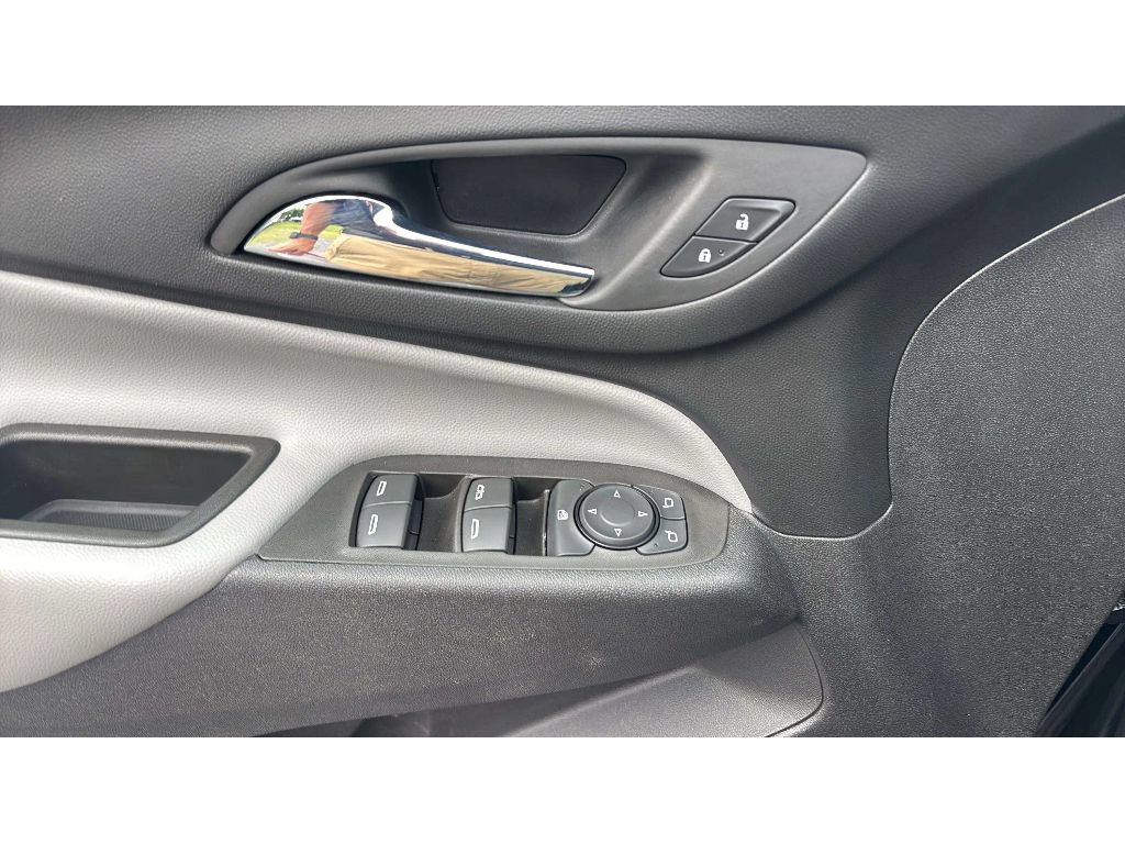 Used 2023 Chevrolet Equinox LS w/ LS Convenience Package FWD image 17
