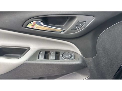 Used 2023 Chevrolet Equinox LS w/ LS Convenience Package FWD image 17