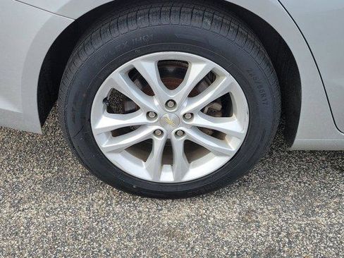 Used 2017 Chevrolet Malibu LT image 5