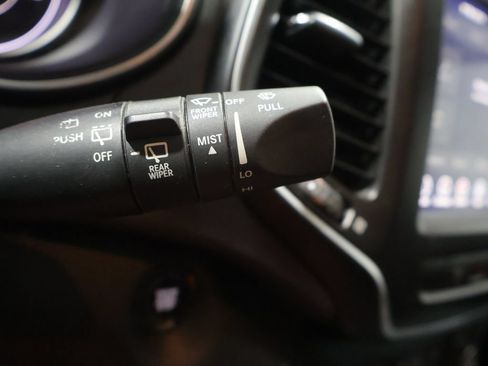 Used 2019 Jeep Cherokee Trailhawk AWD/4WD image 35