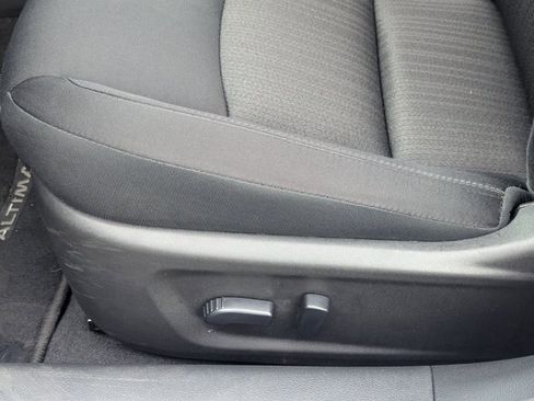 Used 2024 Nissan Altima 2.5 SV image 23